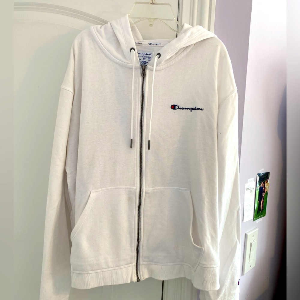 White Champion zip-up hoodie🤍
